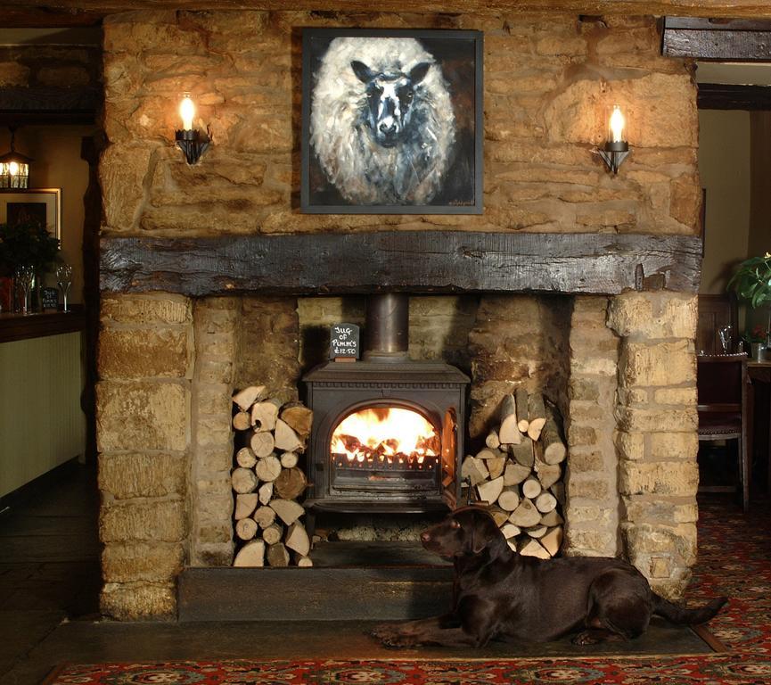 The Red Lion Inn Long Compton Kültér fotó